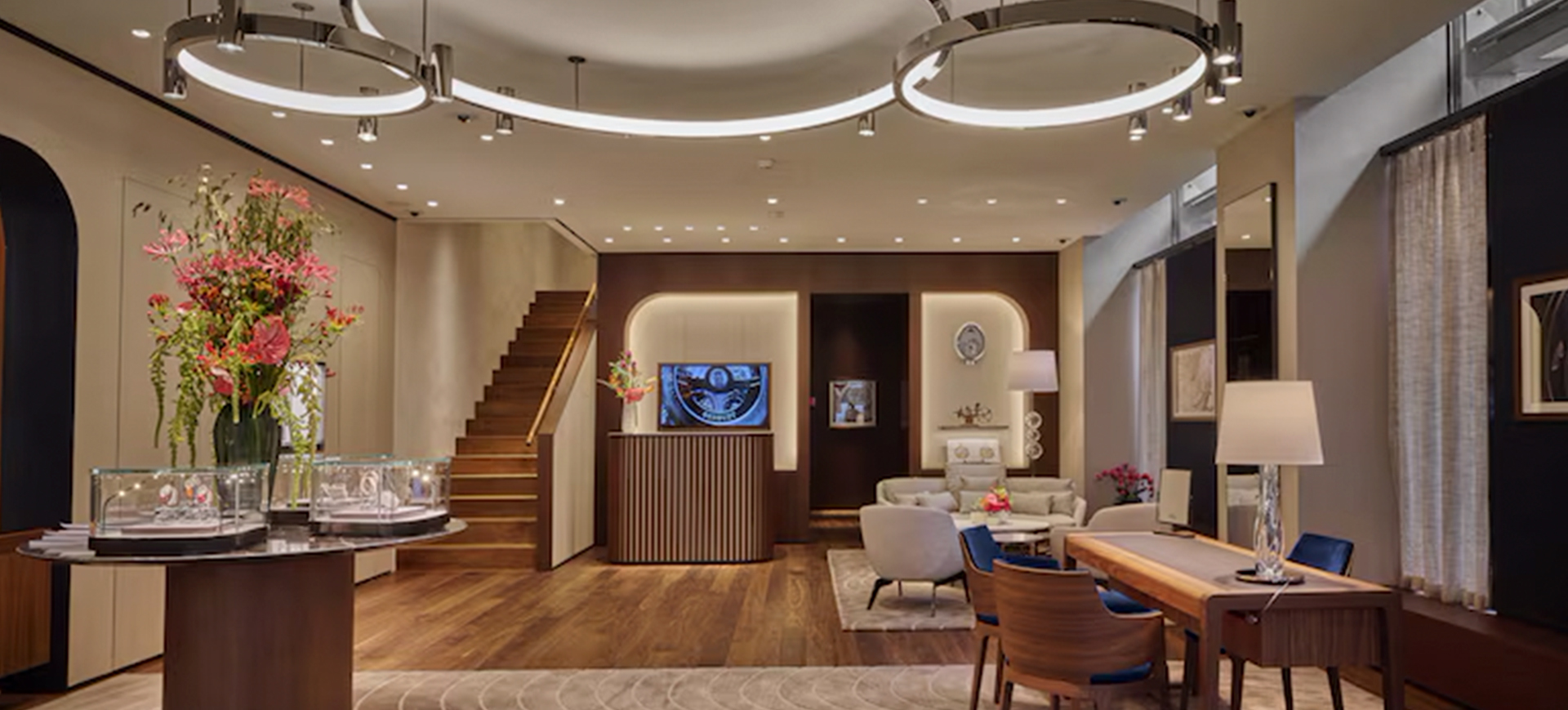 正規店の新品定価はいくら?